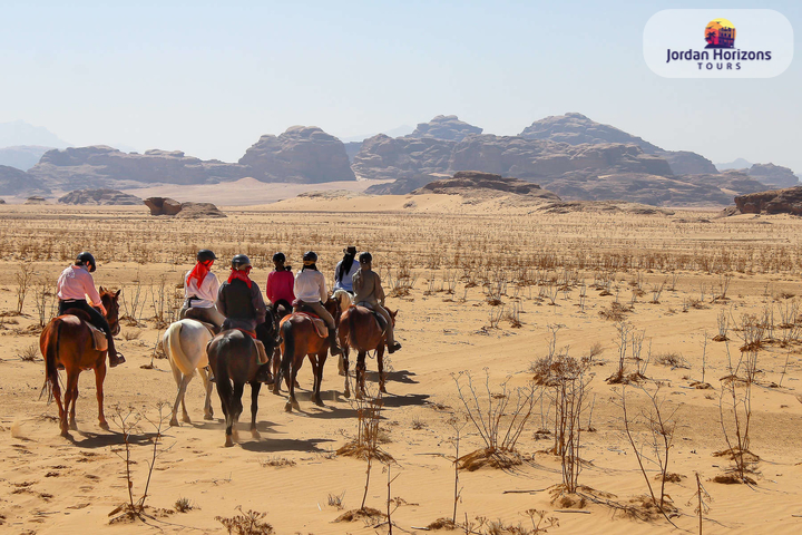 Equitation à Pétra, dans les montagnes autour de Pétra et de la Petite Pétra